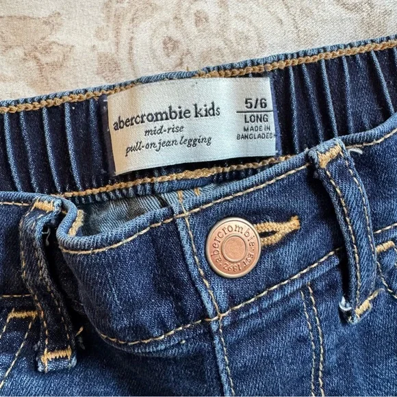 Abercrombie Kids Dark Blue Jeans - Picture 2 of 4
